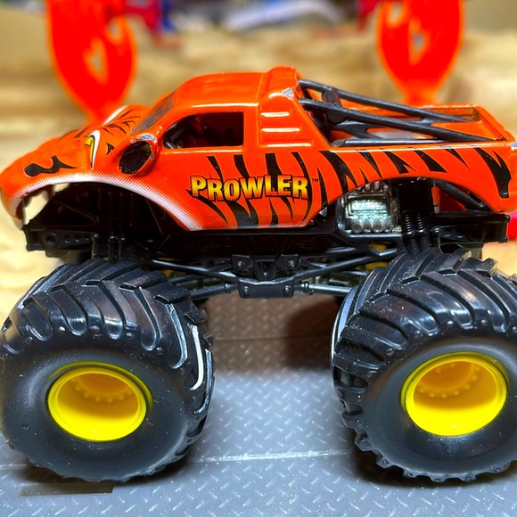 Mini Prowler - Picture 3 of 3